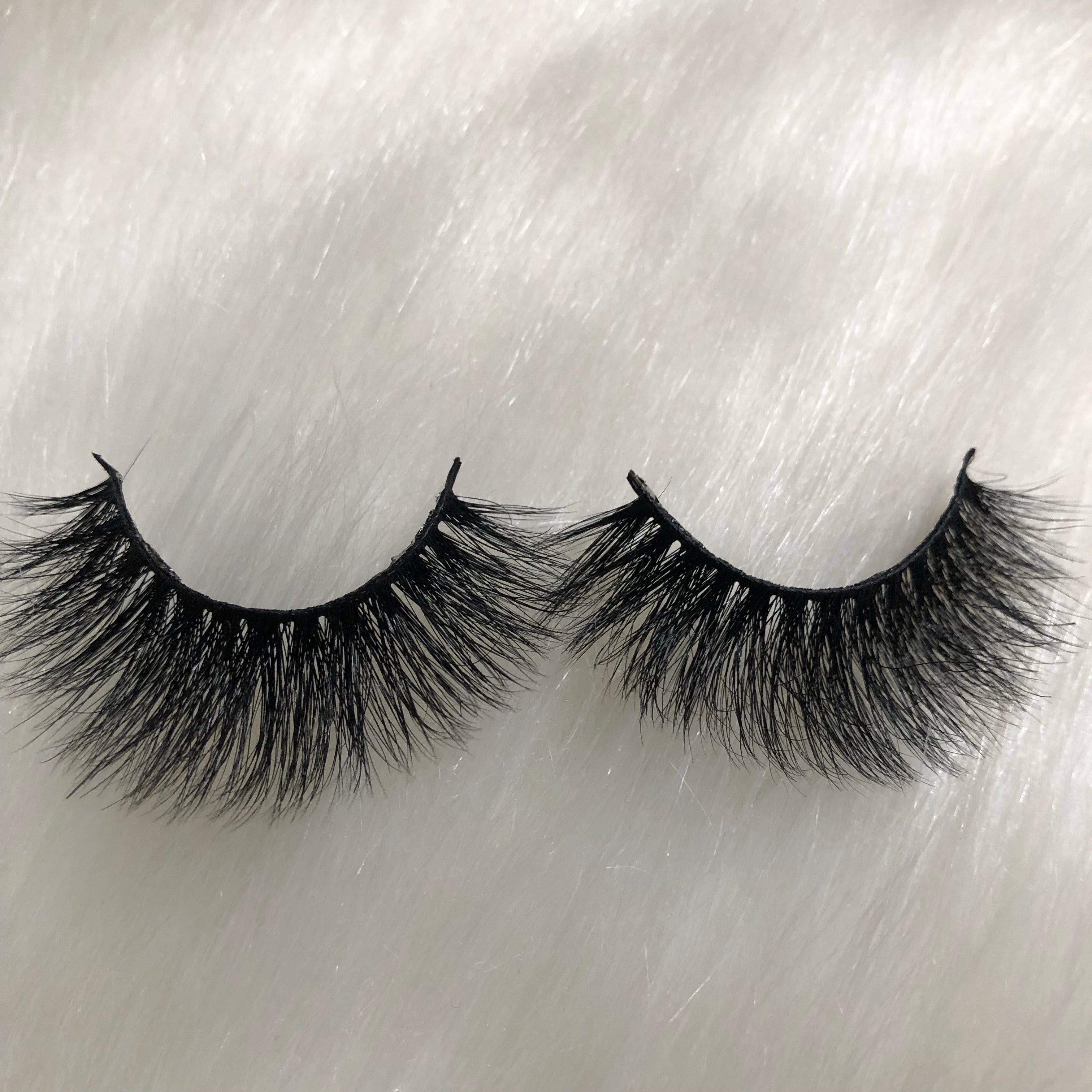 Dramatic lashes